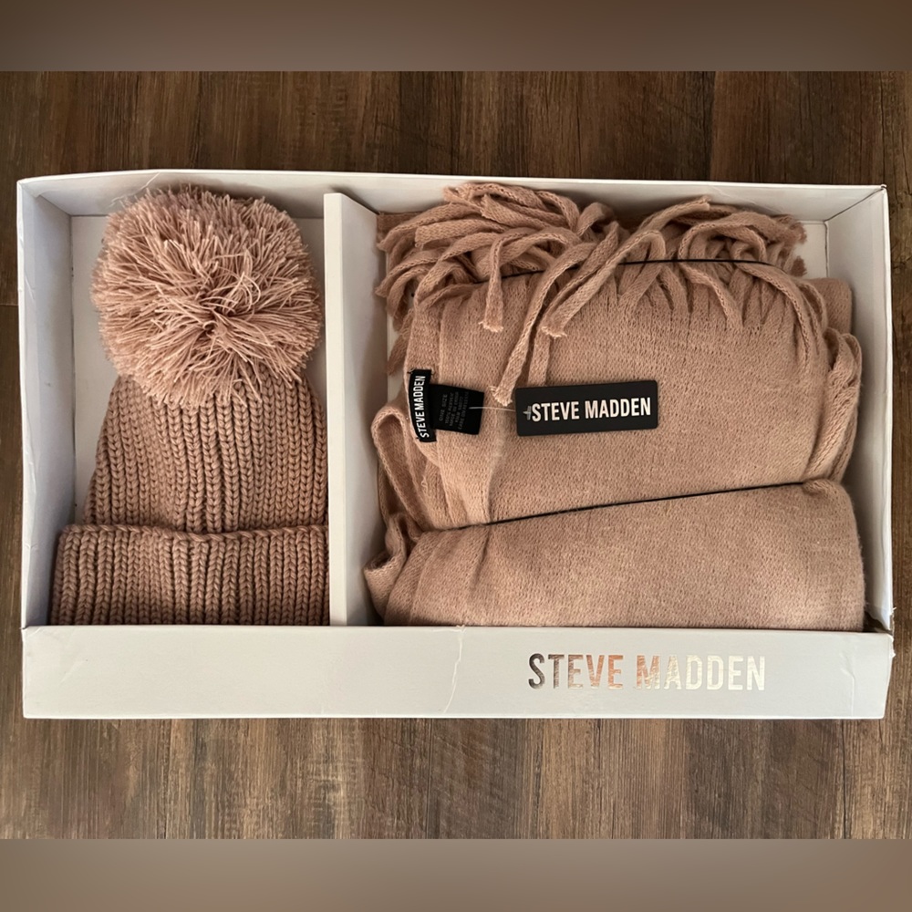 Steve Madden beanie and scarf set